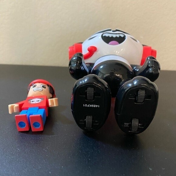 Ryan's World 6” Choppin' Combo Panda Figure Playset Set On Wheels - Picture 8 of 9